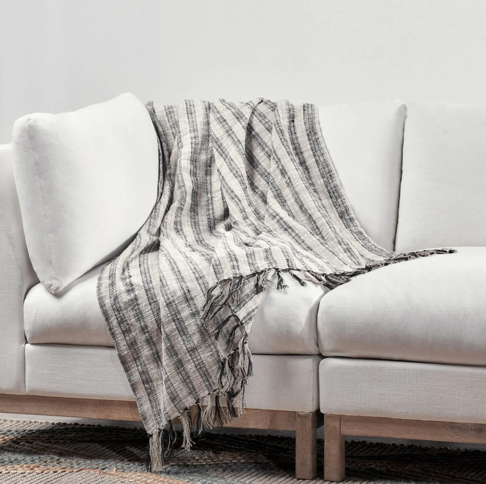 Linna Throw - Image 5