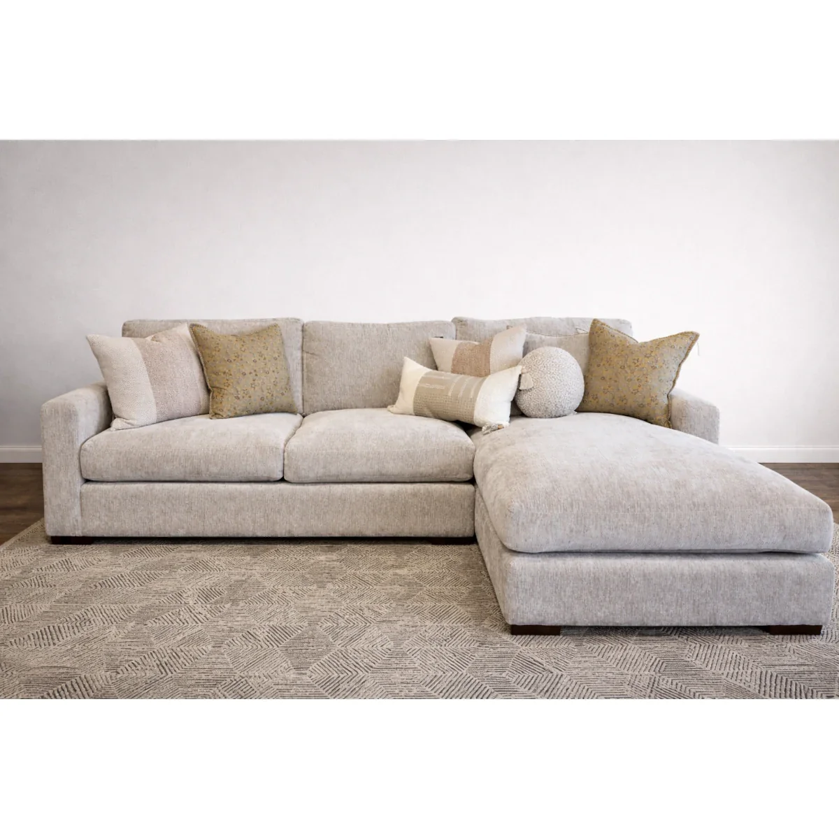 Maxamillion Sectional with King Chaise - Image 4