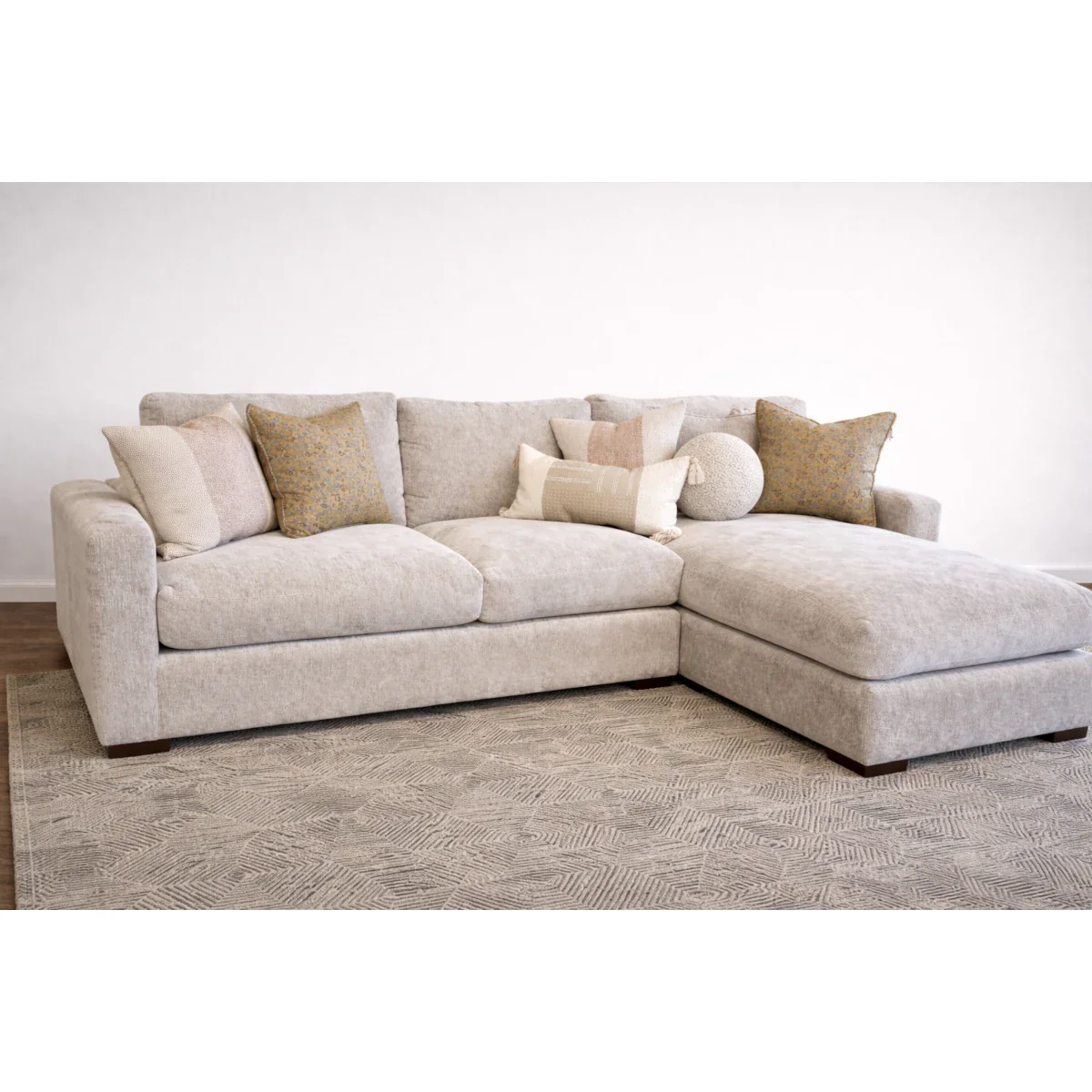 Maxamillion Sectional with King Chaise - Image 5