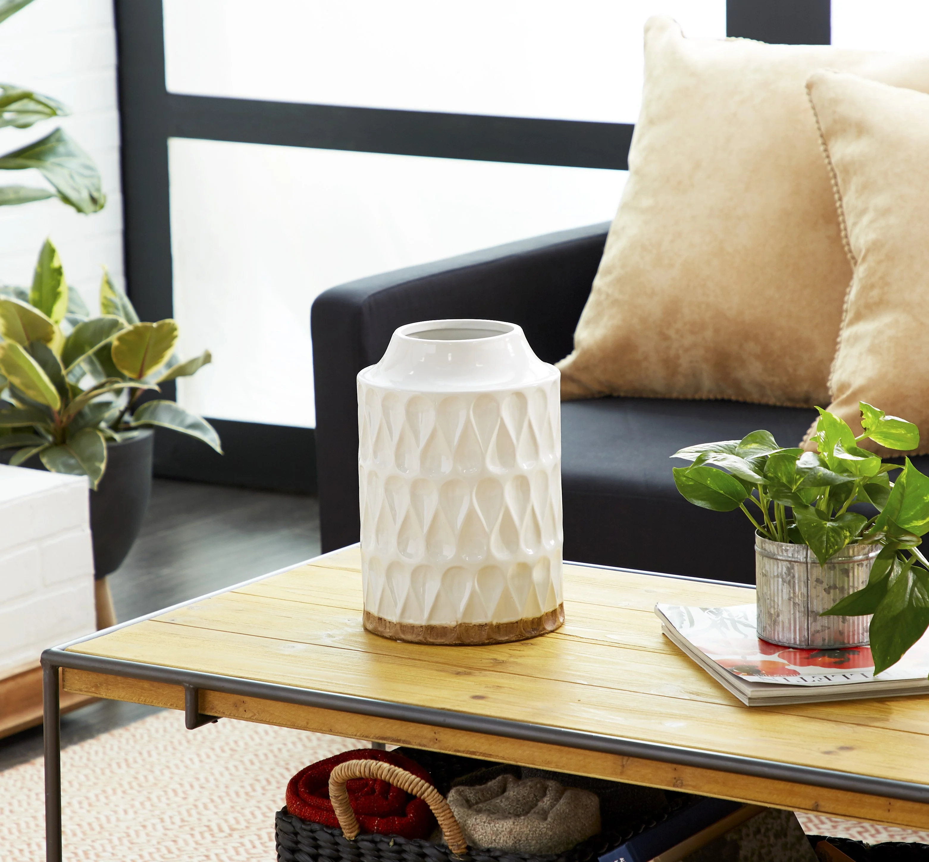 Textural Porcelain Vase - Image 7